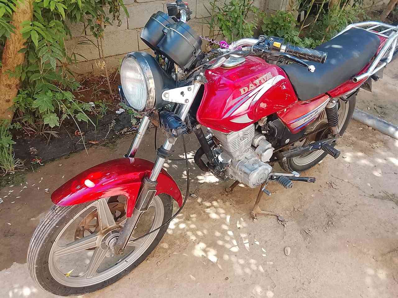 دايوند
دراجه نضيفه 
كفاله من صوت او تنقيص او تبخير 
او عواج مكفوله 
نقوصات فقط اشاير 
سعره 475وبيه مجال
***********

