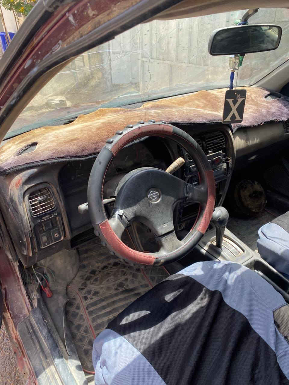 سلام عليكم شباب عندي سياره نيسان موديل 92 كير محرك خير من الله سيارة كير  اوتوماتيك سيارة تخم تاير جوها سنويه ال30 سعر 18وبيها مجال اني مكلف بالنشر رقم صاحبها ***********
