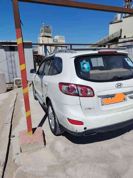 اسلام عليكم للبيع هونداي سنتافي 
موديل2011وارد خليجي 
حجم المحرك 6V 
7راكب 3 قطع تبريد 
رقم بغداد دولي جديد تحويل ثاني يوم  بسمي 
 سونار موجود بل منشور 
تخم تاير تبريد حداديه كير محرك كله  مابيها اي نقص 
السعر  (120$) الاستفسار اكثر اتصل (***********) عنوان السياره  ناصريه رفاعي 
 اخوان بيع و مراوس حسب القناعه
