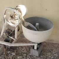 للبيع سعر 180 الف للاستفسار الاتصال 07704312328