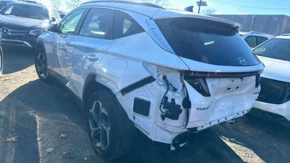 Hyundai TUCSON 2024
فول مواصفات مشحونه لدبي
مطروح داخل دبي بدون تصليح
#السعر 148 ورقه
مده الوصول 45 يوم تقريبا
للأستفسار الاتصال على الرقم التالي
*********** واتساب أو اتصال
*********** اتصال
