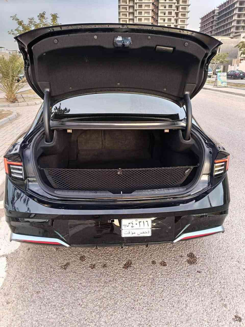 السعر 188 وبيها مجال 
سوناتا ٢٥ هايبرد اني كاصها من مزاد بيدي
ماشيه ١٣٠٠٠ كيلو 
رادارات ونقاط عمياء
وقيادة الية ومحافظه على المسار
شحن لاسلكي
سستم صوت 
تبريد قطعتين 

بيها تبديل جاملغ وصبغ البابين صفحه السايق من اليدة وجوة بدون اي دواخل مكانها بغداد الكرخ 
للأستفسار ‭***********‬
