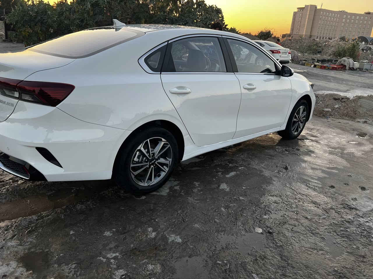 سلام عليكم
سيارة K3 موديل 2024 موصفات فول 
ماشية 14 ألف السيارة مكفولة 
باسم الشركة
السعر 145$ وبيها مجال
للاستفسار الاتصال على الرقم ***********
