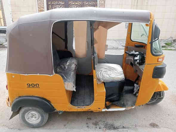 السلام عليكم.يتوفر تك تك موديل 20 كفاله لا صبغ ولا ضربه لوحات نكليزي . الاستفسار الاتصال ***********
