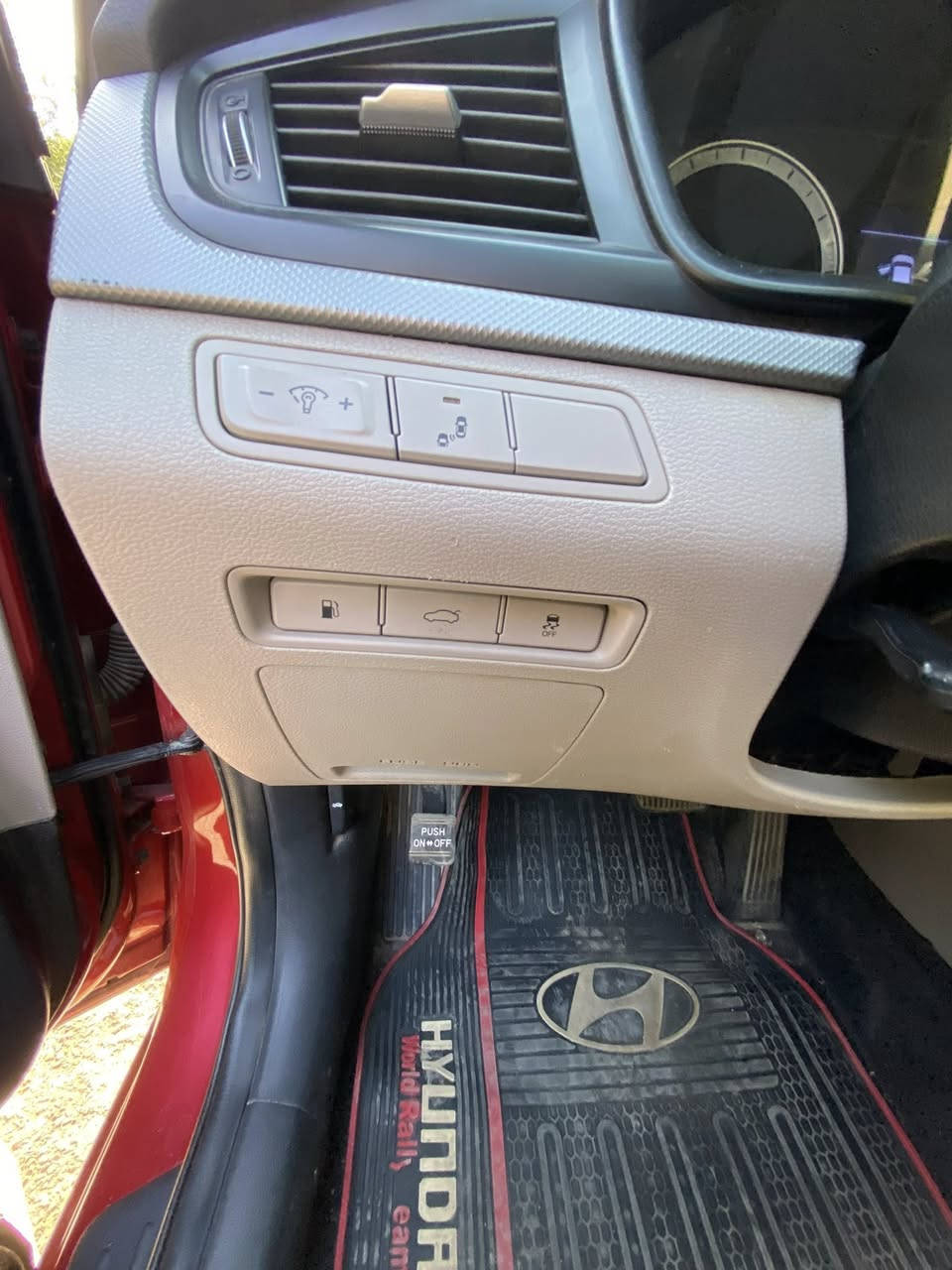 سلام عليكم سوناتا 2019 نص فوك محرك 2400 gdi سياره خير من الله مال جناي صبغ جاملغ وبنيد من امريكا حديديه صدر خير من الله تخم تاير جديد العنوان البلديات 
رقم لتواصل ***********
مستعجل على بيع
