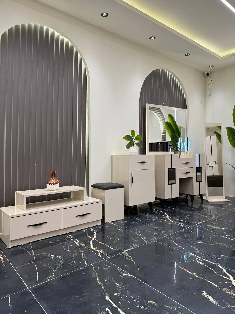 غرفه تركيه ١١ قطعه اخت الجديده بعدها بل اليلون السعر ٨٢٥ وبيهه مجال بسيط


**إذا كنت صاحب هذا الإعلان وتريد حذفه لأي سبب، رجاءا أرسل رسالة إلى الدعم الفني**