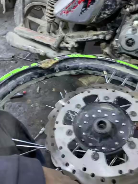 الكفاح محل حسين خماس تعديل وحياكت جميع الوياله أيراني قفاز MZ تحياتي مدير كروبلاستفسار***********
