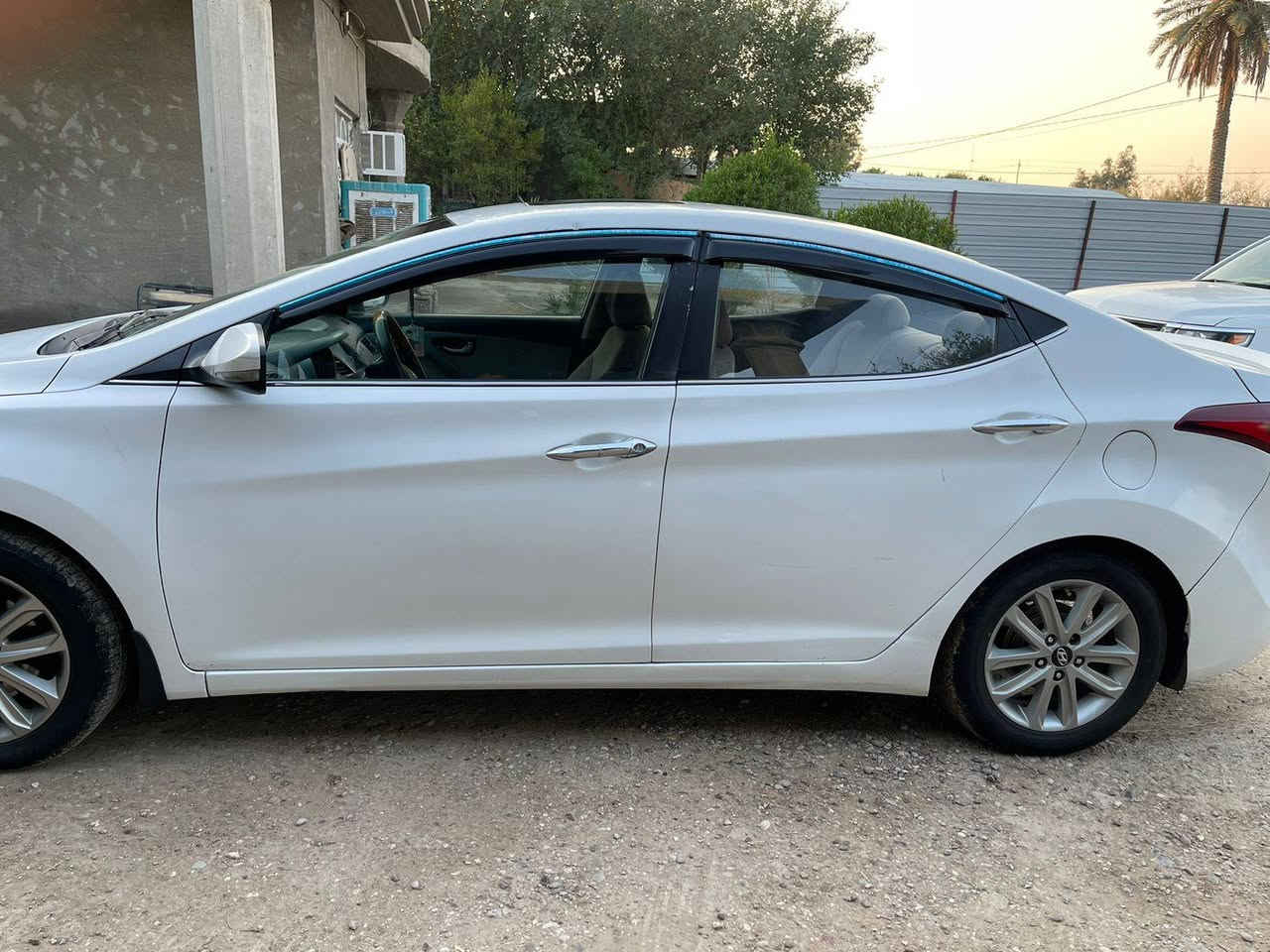 سلام عليكم البيع سياره
النتره موديل ١٥ خليجي تخم تاير صدر جديد
محرك ١٨٠٠  لا تبخير ولا تنقيص
بيه ٤قطع صبق بدون دواخل سياره حلوه
بسمي السيارة تحويل مباشر رقم جديد
رقم ***********    ***********
