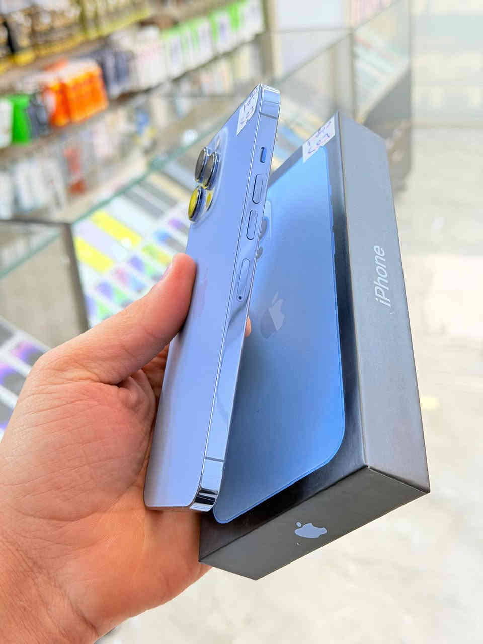 ايفون 13 برو ماكس دبل سيم كرت ذاكره 256 بطاريه 91 يعني جديد نضافه ميه بل ميه خيال مال زلغ مابي كامل ملحقاته وتر بروف فحص حاسبه كله نورمال يعني ممبدل بي شي شرط تفحص بالوكاله نموذج M الأصلي ✌️
لون مميز (ومتوفر اقساط على مصرف الرافدين )تاخذه ضمان 5 ايام اي مشكله او عطل من المركز 
السعر 710 الف 🔥🔥🔥
العنوان بغداد البياع شارع 20 مقابيل علي العناب او الشيف السوري مركز الهاتف لاصلي 
📞📞***********
📞📞***********
