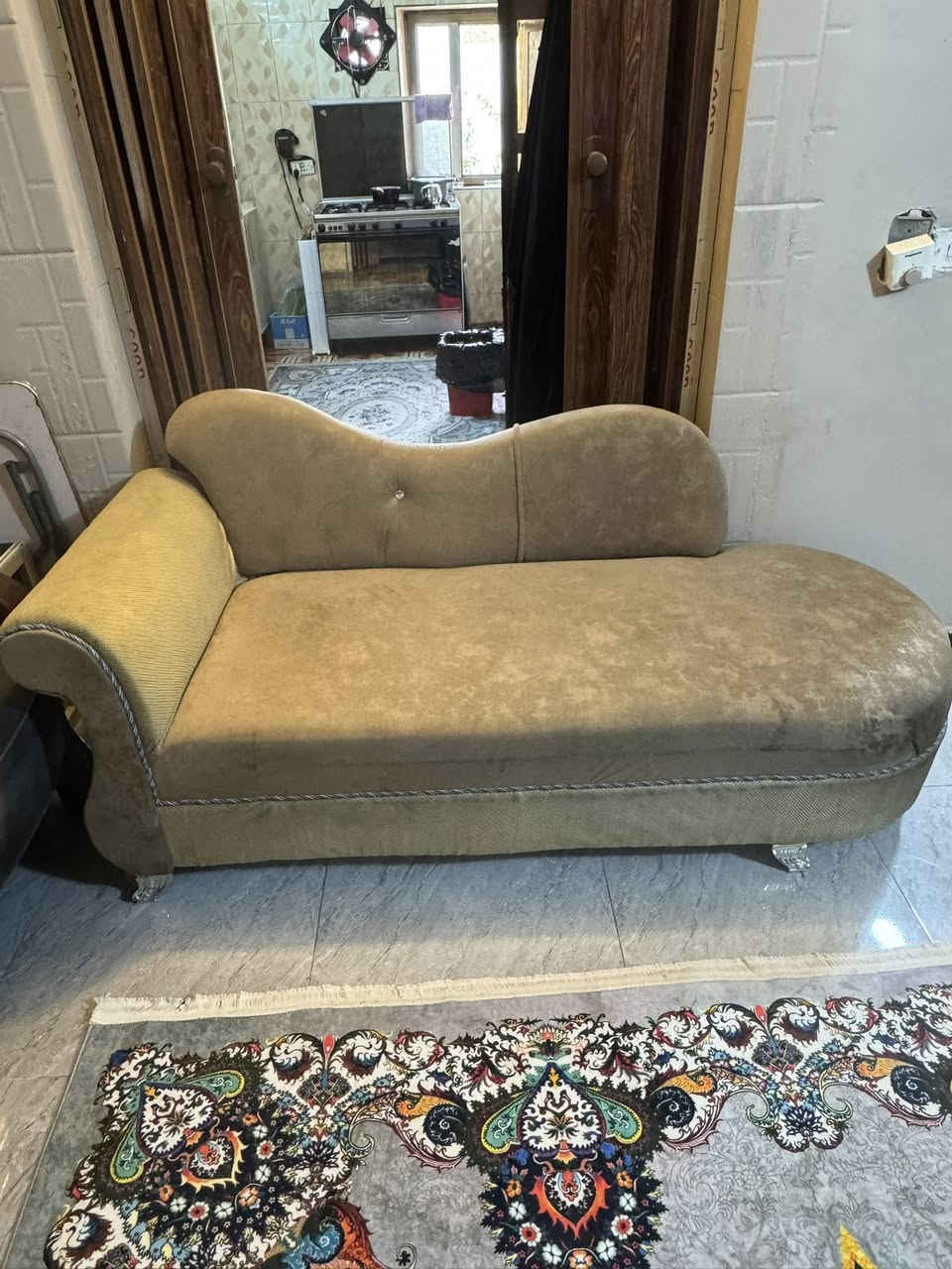 سلام عليكم تخم للبيع السعر 400 وبي مجال ***********
