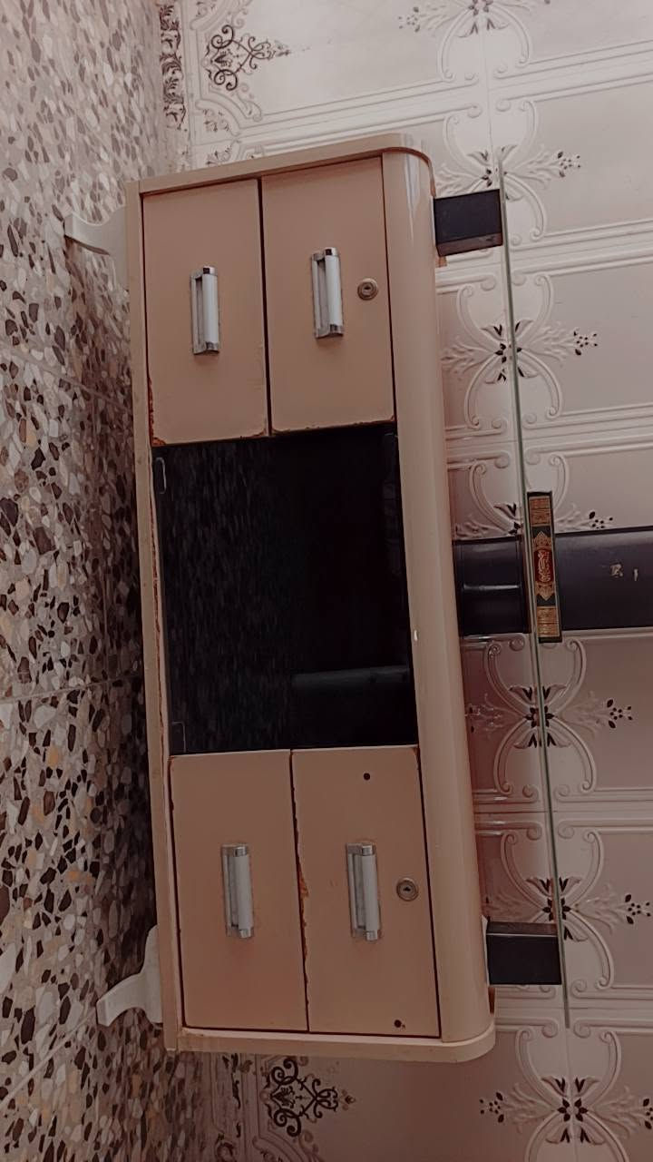للبيع ✨ 
معرض تركي صاج اصلي بي ضرر بسيط اريدة ب75 الف وبي مجال 
مكينه صناعيه مستخدمه قليل اصليه فقط يحتاجلهة تنضيم 250 وبيه مجال للشراي اتصل على الرقم ***********
