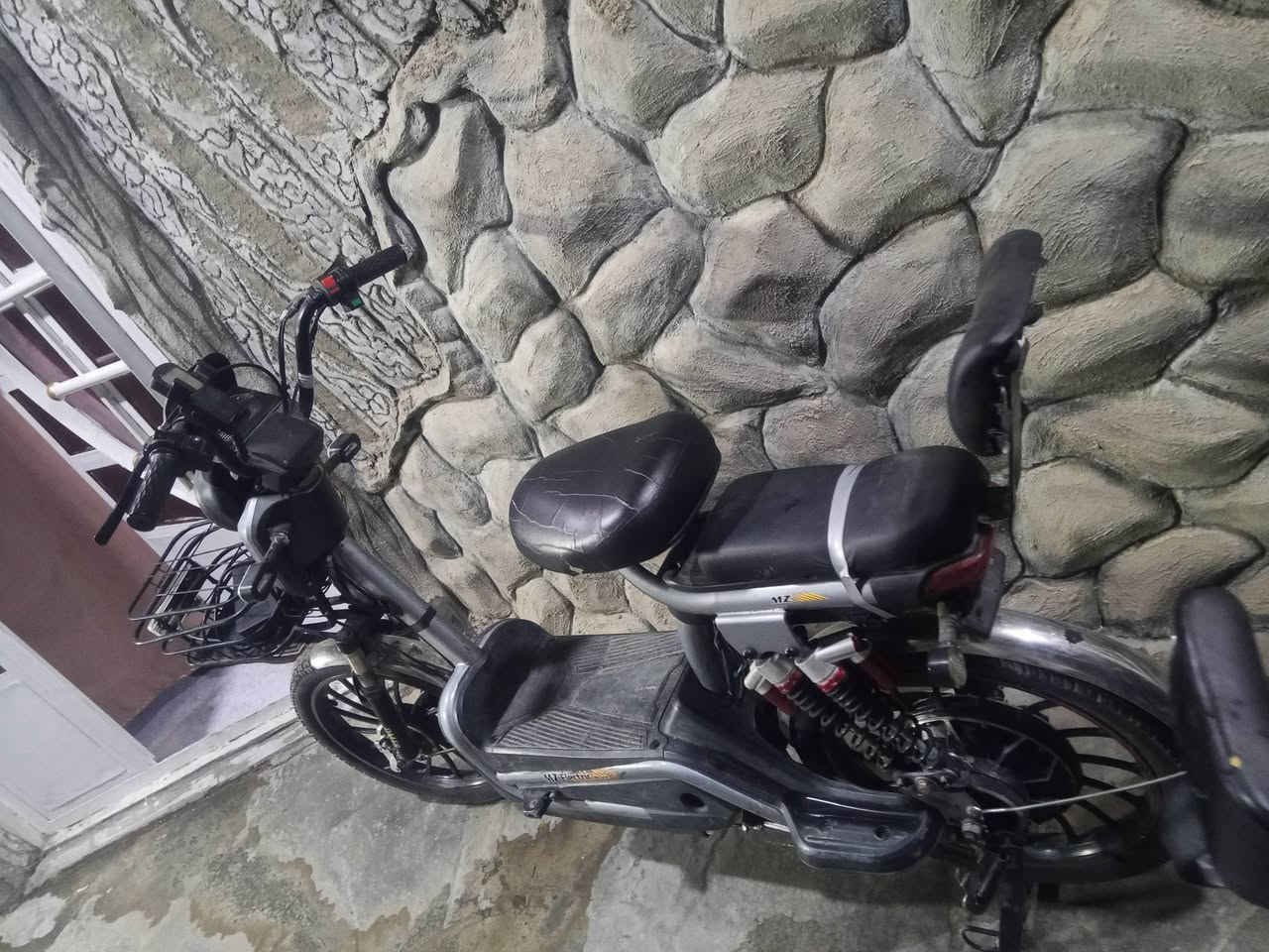 السلام عليكم دراجة للبيع كاملة مكملة سعر 275مكان عبايجي ***********
