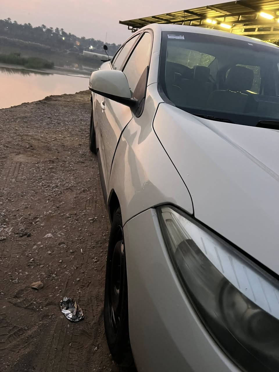 رينو فلاونس موديل 16 ضرر دعاميه وبنيد فقط بدون دواخل سياره نضيفه جدا تريد تحويل تريد وكاله مكان السياره واسط الصويره السعر 70 رقم هاتف ***********
