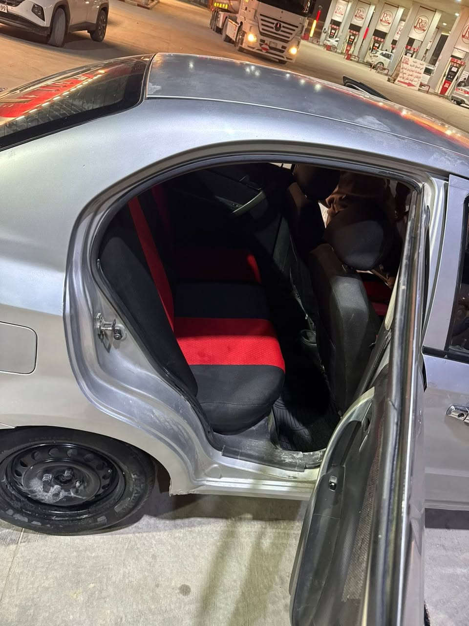 سلام عليكم افيو مسكر مديل 2007
كير مكينه محوفلات حداديه جديه 
السياره بيهه شوي بارد وبنيد مبدل 
السعر 52 وبيهه مجال بيع مستعجل 
العنوان نجف ***********
