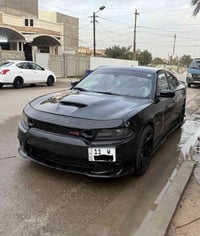 دوج جارجر ارتي 2017 فول عدا الفتحه مكينه 5700 السياره نضيفه جدا حادثهه...