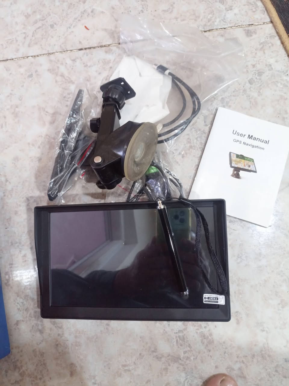 توجد شاشه سياره تنشد على دشبول السياره تفيد السيارات الي مايرهم الها شاشات الشاشه تشتغل شحن غراضها كاملها جديده مامستخدمه خالي سعر بالي يرضي الله ماعندي توصيل مكانه بغداد حي الجهاد الضباط ***********
