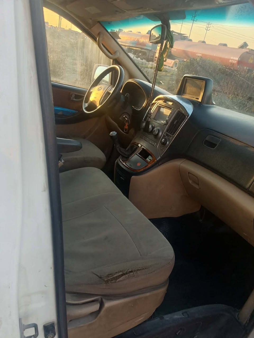 السلام عليكم سياره ستاريكس لبيع موديل 2011 رقم قادسيه دولي بسمي  السعر148 وبيه مجال العنوان بابل القاسم به خط حله قاسم ***********
