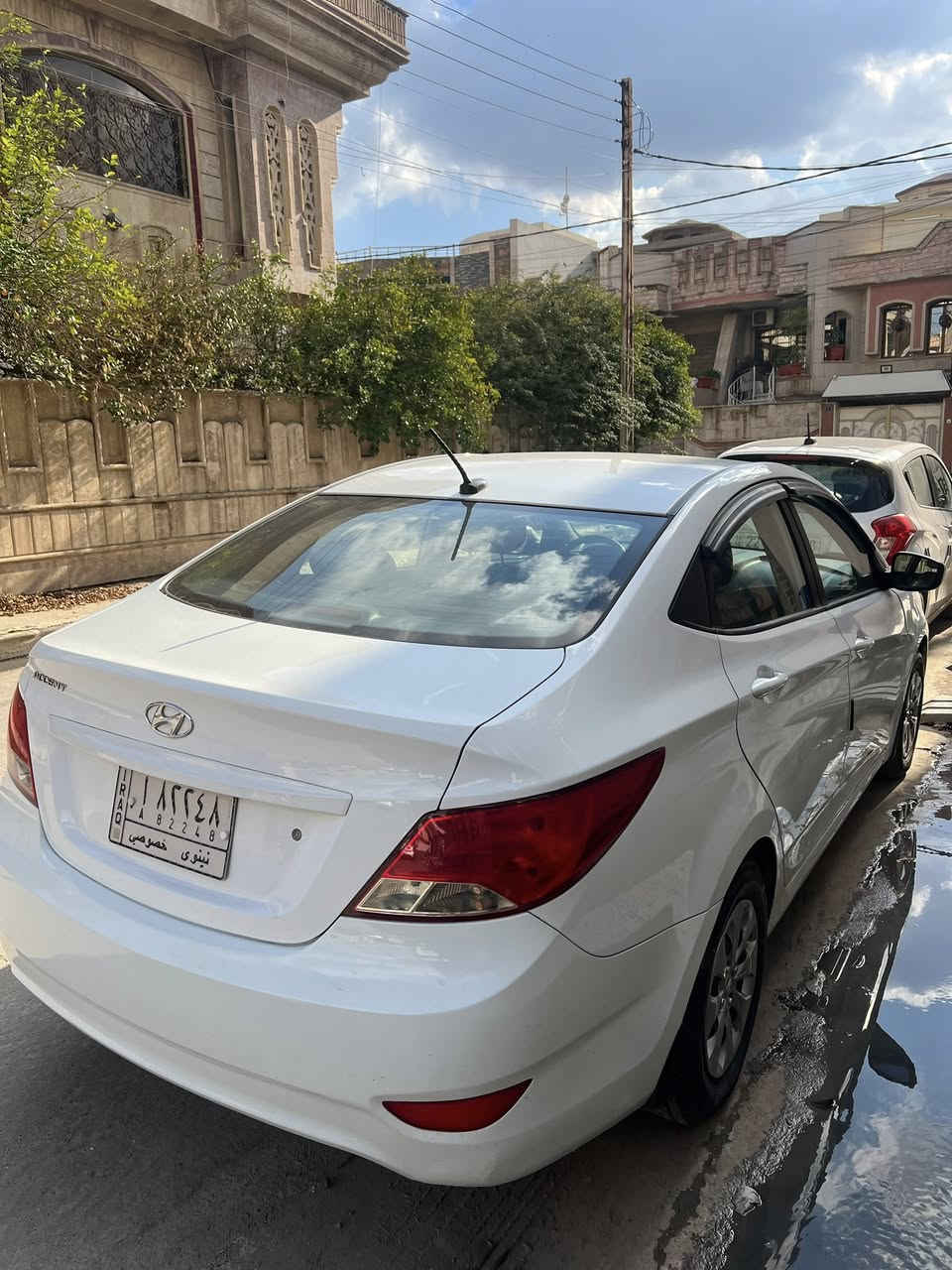 سيارة اكسنت للبيع موديل 16 
امريكي محرك 16 gdi 
تحكم ستيرن جهتين 
رقم نينوى
 ضررها جاملغ وباب ودوسه وشبر من باب النفر بجهة السايق وبيها 4 رصعات بلسقف مال شحن
كير ومحرك بشرط لا صرف لا نفخ
سعرها 95 وبيها مجال
مكاني الموصل حي النور 
***********
*********** واتس
