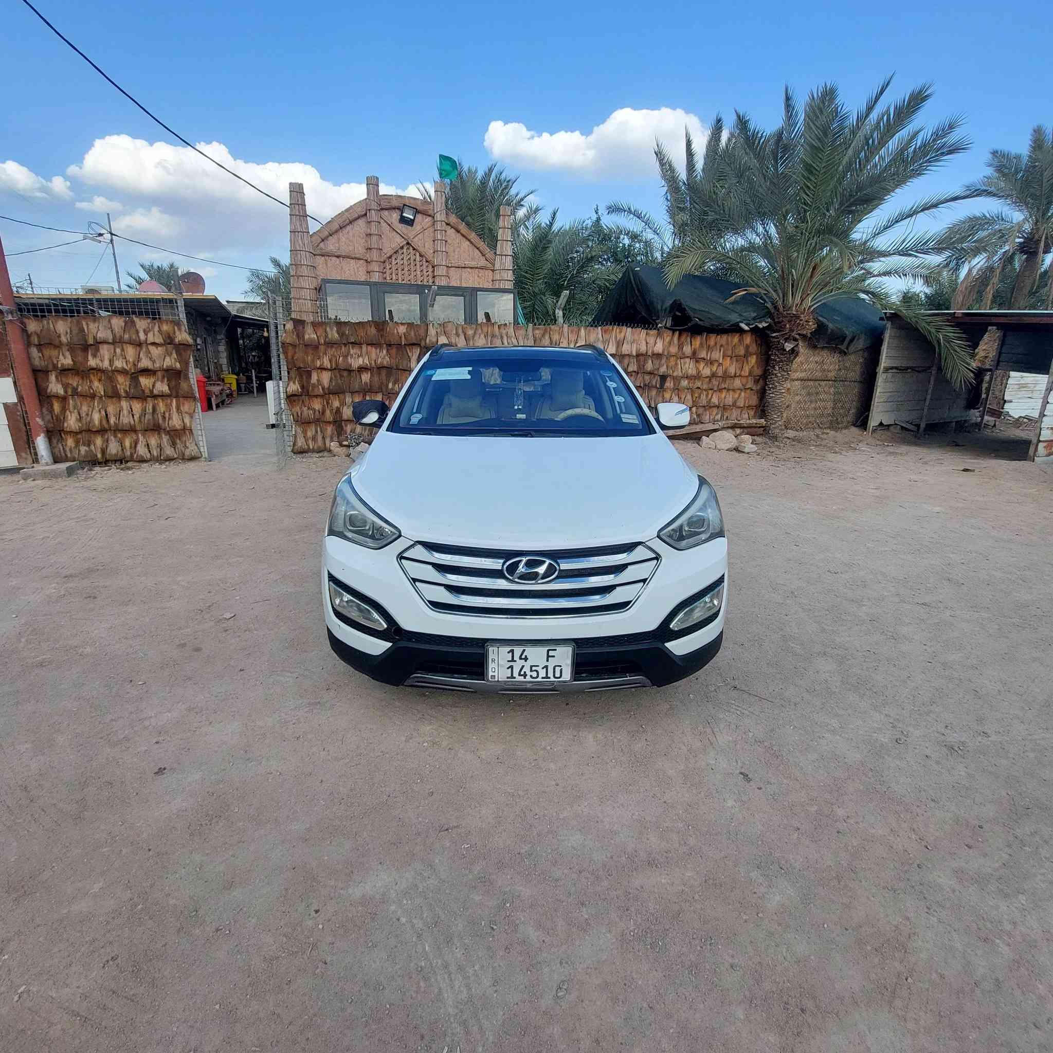 سنتافية خليجي  موديل ٢٠١٣ محرك ٢٤٠٠ دوش فول موصفات منوراما كشنات كهربائية حساس خلفي كامرات عدد ٢  اشاير بلمري مري شفط ٧ راكب رقم انكليزي تبريد ٣ قطع وتتفئة السنوية بسمي بيها جاملغ لليسر مع بابين صبغ واشوي تحت قبق البانزين اثر شخط ستوتة السعر ١٥٥ وبيها مجال للشراي العنوان بصرة رقم ***********
