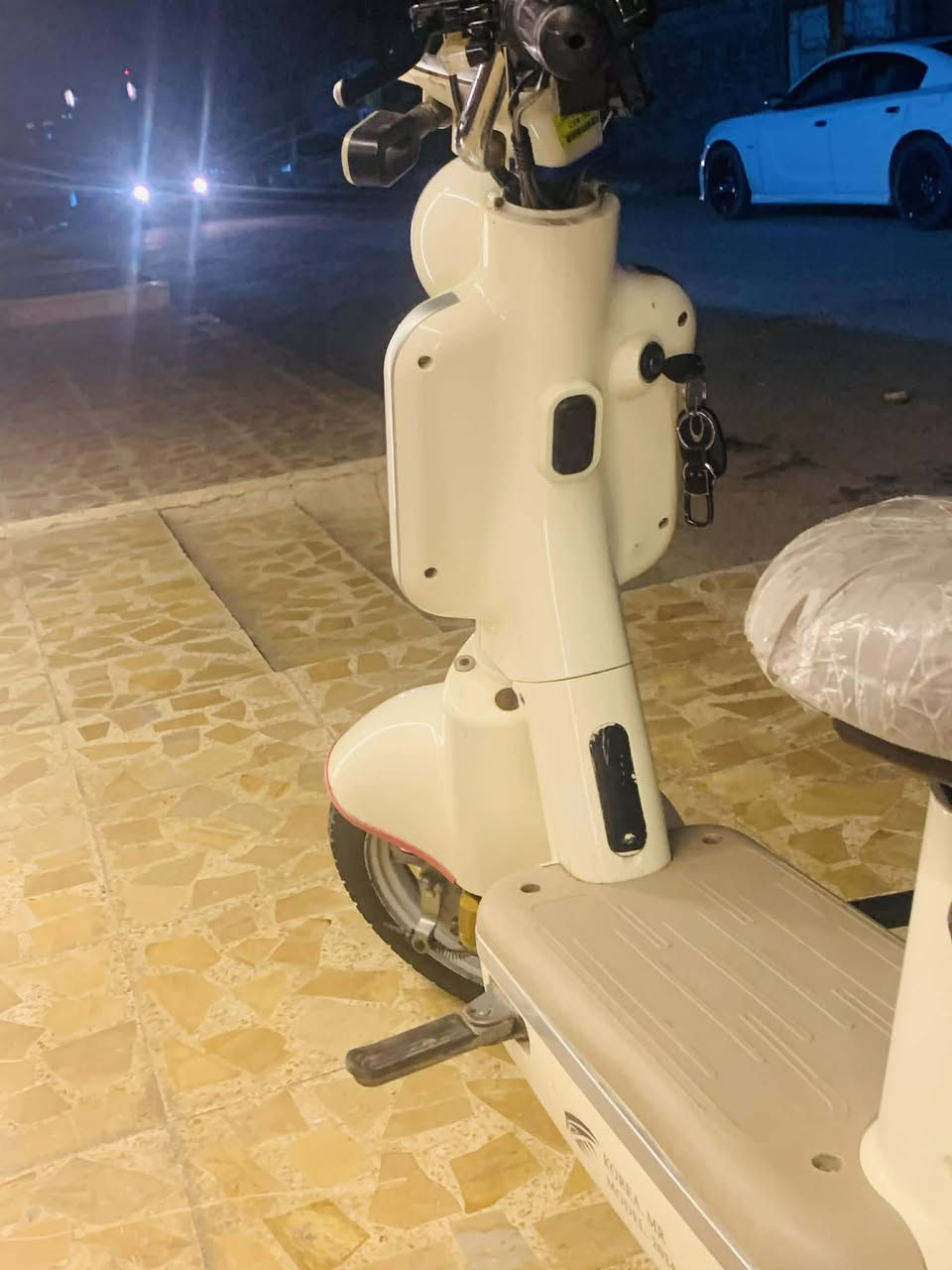 السلام عليكم ماطور شحن للبيع ماطور حيلل نضيف الشاير لايت دينما  كلها شغاله ماطور جديد بطاريات ماصار شهر من بدلتهن وتايات  جديده السعر خاص الرقم التلفون ***********
