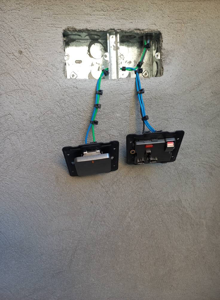 حسين بريسم العقابي 
تأسيسات الكهربائيات 
تصميم شبكة الكهرباء  حسب المواصفات الحديثه وحسب طلبات صاحب الدار 
***********
***********
مستعدون للصيانه في الحالات الطارئه
 على مدار 24ساعه (لتسهيل الأمر)
