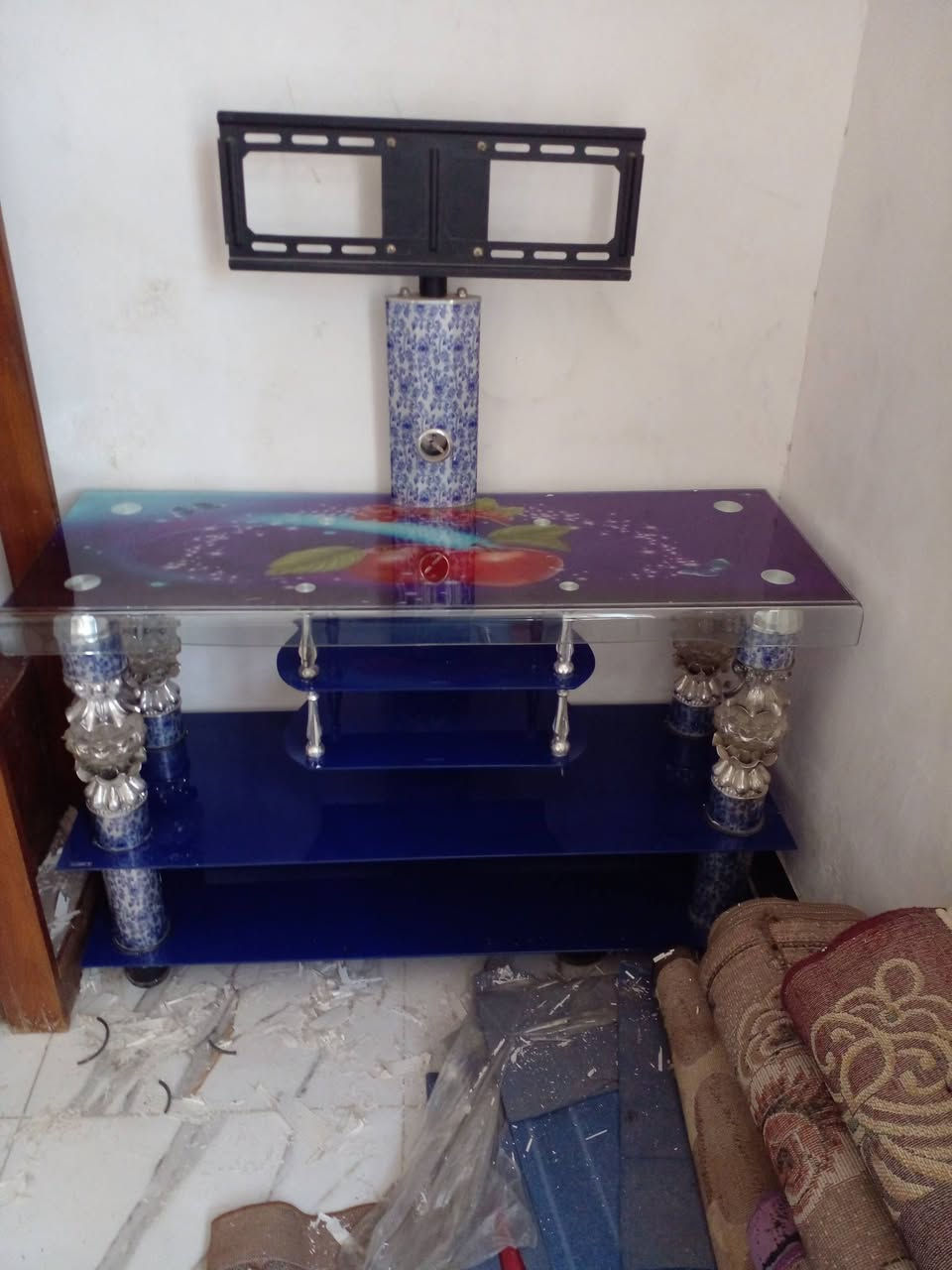 السلام عليكم عندي اغراض منزليه للبيع مكاني الشعب موبايل ***********
زوليه المارونيه كاشان ايراني ٤ في ٣ السعر٦٠ الف والزوليه الخضرة اثنين ونص في ثلاثة السعر٤٠ والمكينه مال الخياط ٤٠ الف والميزمال بلازما جديد ٢٥الف
