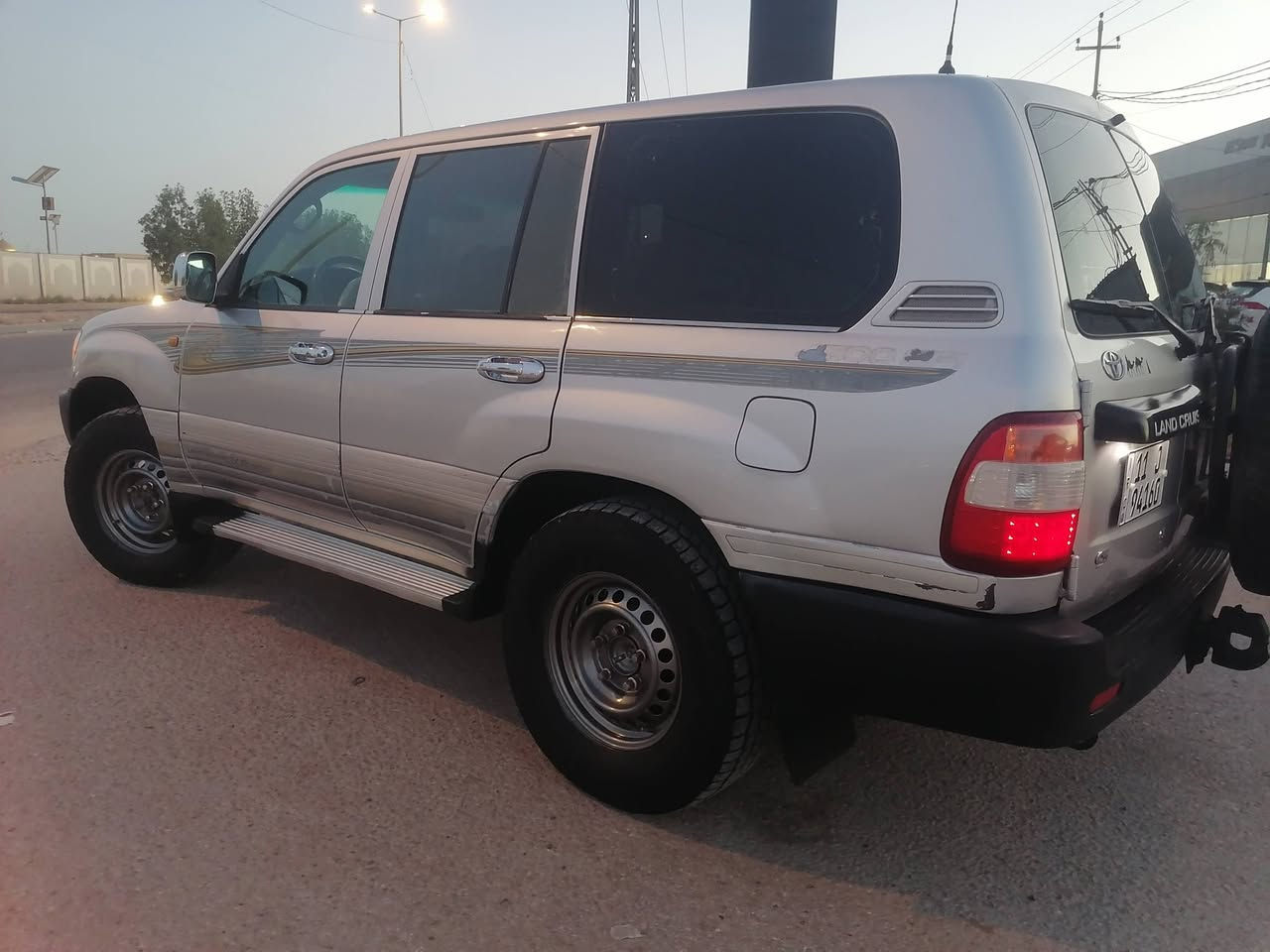 لاندكروز سلك مديل 2006 اصل رقم بغداد انكليزي بسمي دبل سبير      اخوان السعر جدا مناسب
فوول عادي
مكينه وكير عالشرط
جام كهرباء 
السياره كلش حلوه ومامتعوبه
لوكير شغال دفع رباعي مانازله بر
بالعافيه عله لايأخذ هذا تخم تاير جديد حداديه جديده
اني مكلف بالنشر وهاذاه رقم راعيه ***********

لاندكروز سلك مديل 2006 اصل رقم بغداد انكليزي بسمي دبل سبير      اخوان السعر جدا مناسب
