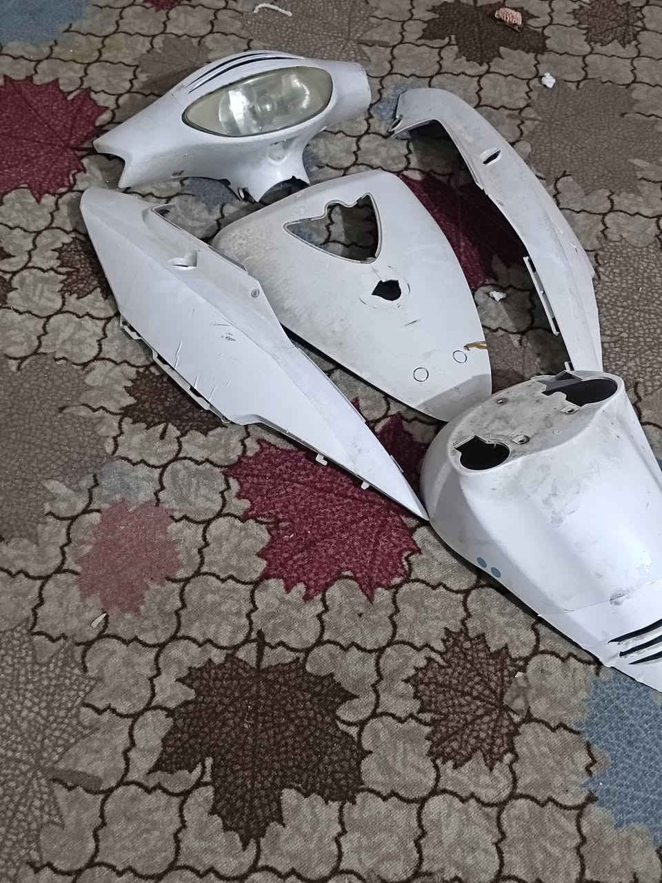 السلام عليكم كفرات ماكس بلادي شرط +للكزوز fmعالي مو نصالي ما بي قطرت لحيم +كرسي ماكس كلمن وسعره المكان السماوه الرقم ***********.
