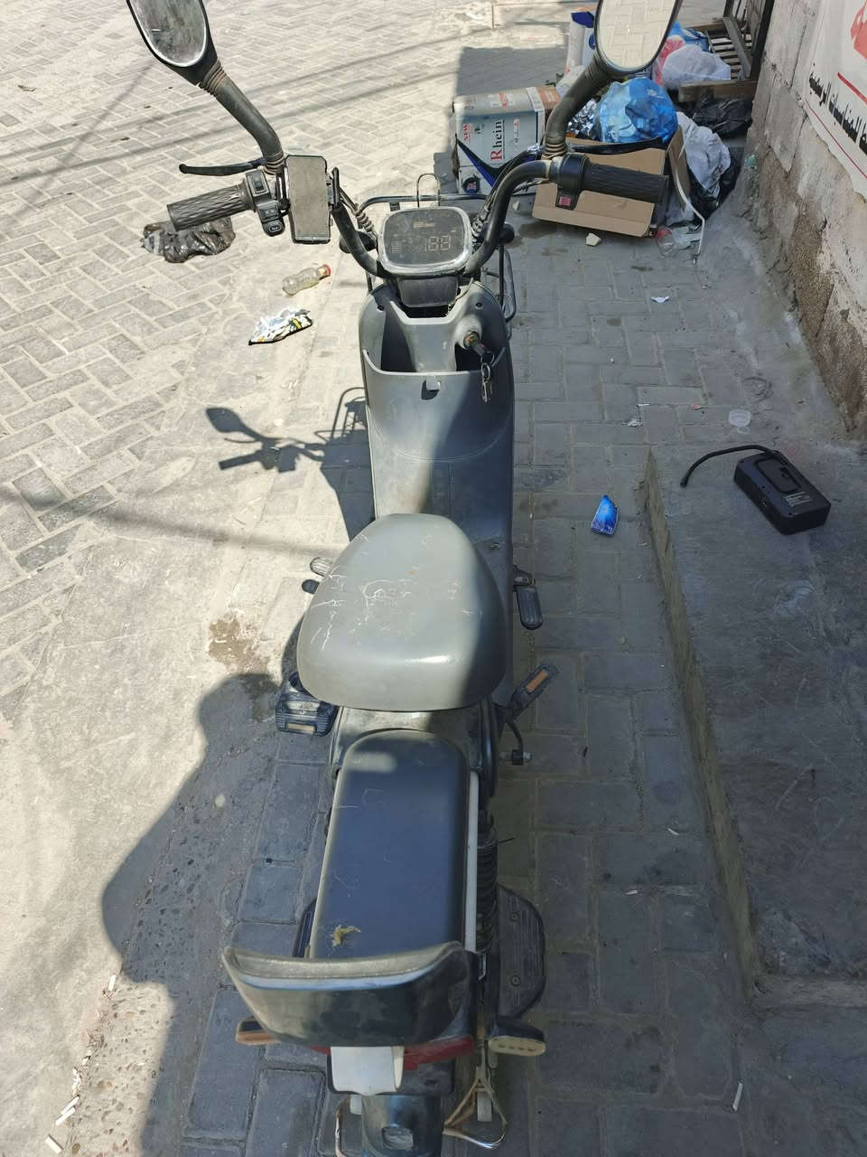 السلام عليكم درجة جديد خذتة 600 لاخوي وتركهة هسة كامت ما تاخذ شحن لبيع مكاني بغداد  مدينة صدر هاتف ***********
