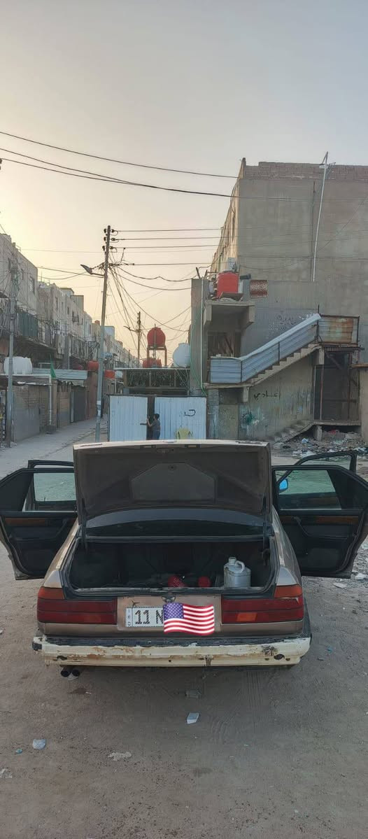 سلام عليكم سيارة للبيع نضيفة كلش نوع بيم دبليو المحرك جديد مابي قطرات صوت المكان البصرة الموفقية هاء رقمي للمزيد من التفاصيل ***********
