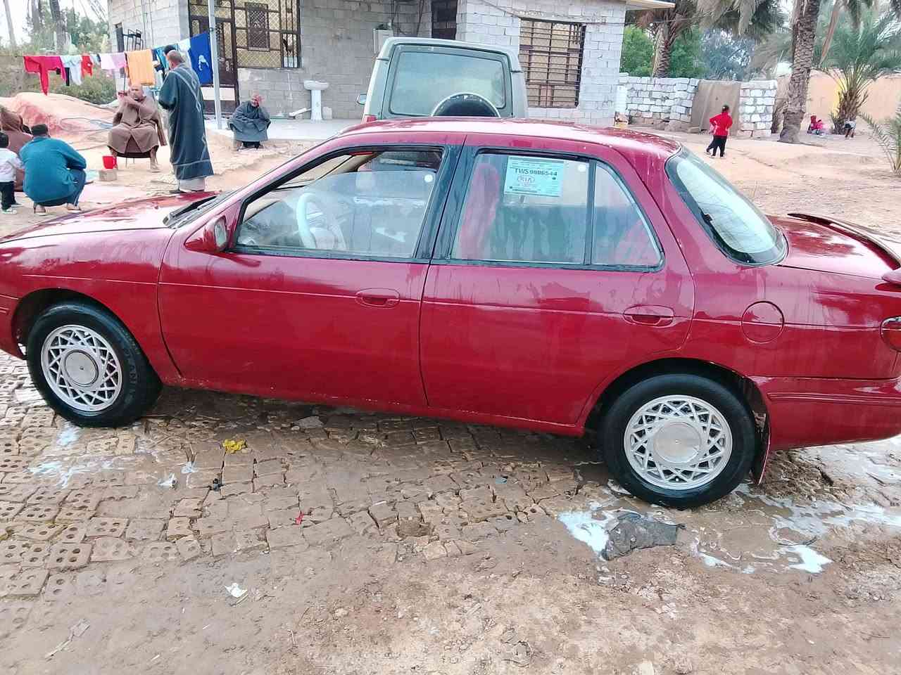 سلام عليكم كيا سيفيا موديل 1994
طرف ثالث بيها بس وكاله مكينا بيها بخار 
السعر 22وبيها مجال الطيبين  
العنوان بغداد نهروان رقم الهاتف ***********
