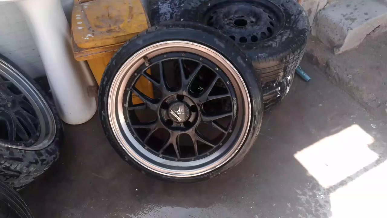 السلام عليكم ويلكم حجم 19 
سعر 275 بي مجال البصره الزبير***********
