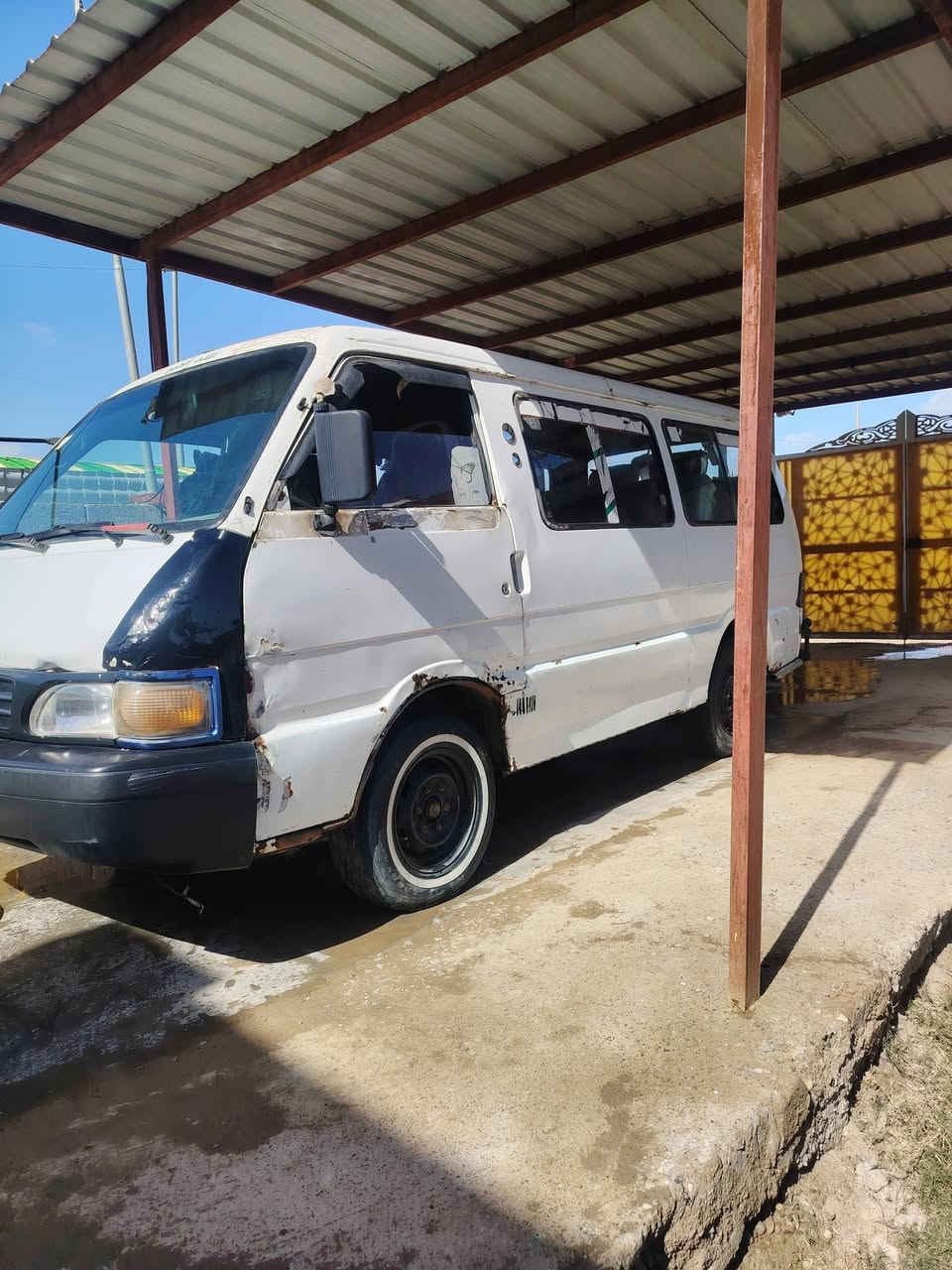 سلام عليكم كيه بسته لبيع
موديل 95 سياره خير من الله محرك مكفول كير 
مصفره هيه وغرامات  سعر 25 رقم ***********
