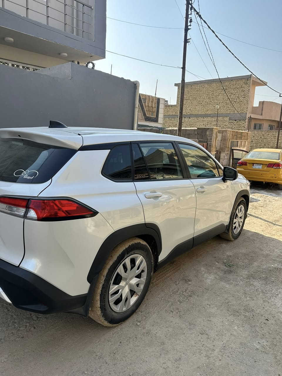 السلام عليكم
كورلا كروز موديل 23 فئه le 
ياباني مو هايبرد بانزين سياره ماشيه 24 بأسمي تحويل ثاني يوم 
السياره ضررها موضح بالصور وسونار هم بالصور مرفق 
ضررها بنيد مبدل ومصبوغ وبارد خفيف بالجاملغين وقبق البانزن 
السياره موجوده بالكوت وهذا رقمي اي استفسار اتصل
***********
