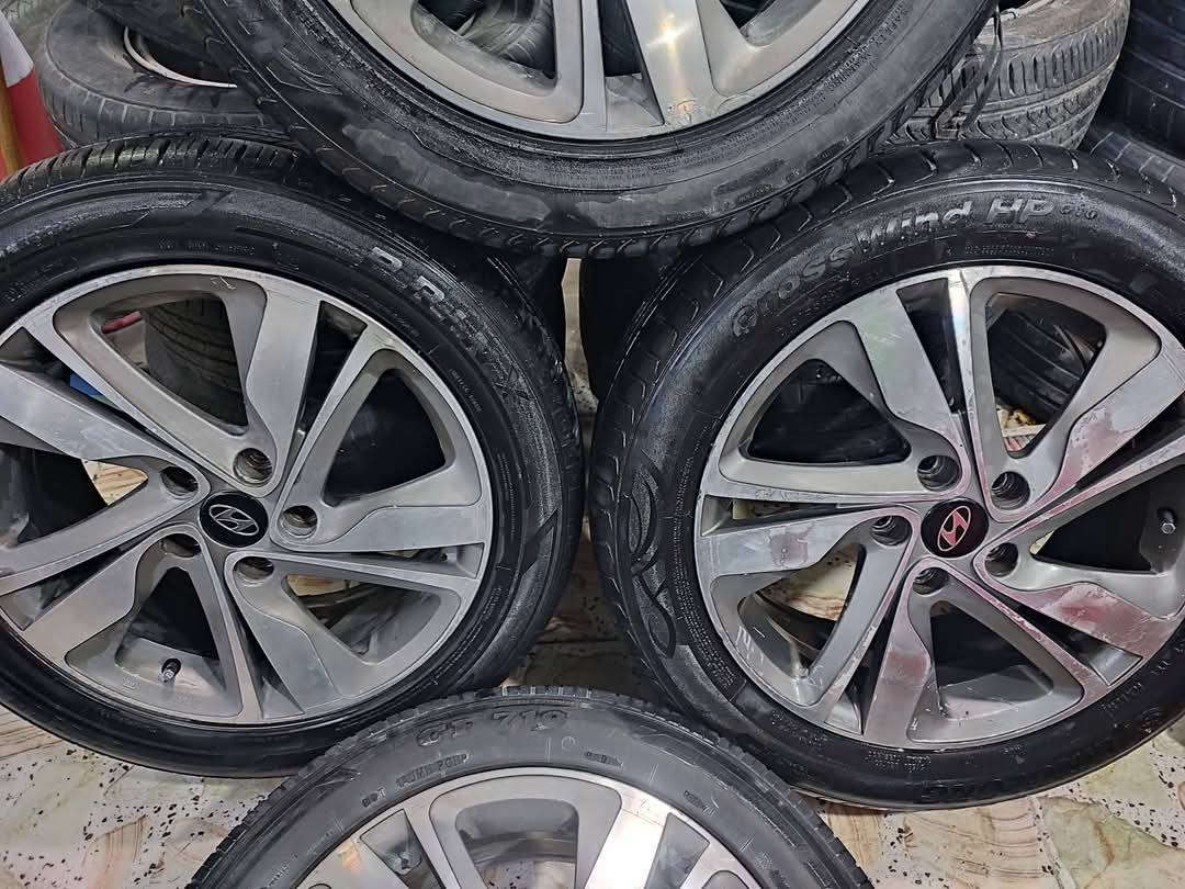 تخم ويل كب كروم الاصلي حجم 17شرط الفحص بلبلنص لاعواج ولاتصليح نضيف يرهم سوناتا اوبتيما ازيرا صول كادنزا جميع الكوري مع تخم تاير حجم 17.55.215نضافه 70بلميه بيع او مراوس السعر 250مكاني نجف مكتب الرشيد ***********
