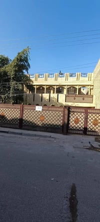 من رخصة الادمن بيت للبيع قرب سوق المعالف موقع حلو سند مستقبل مساحة 200...