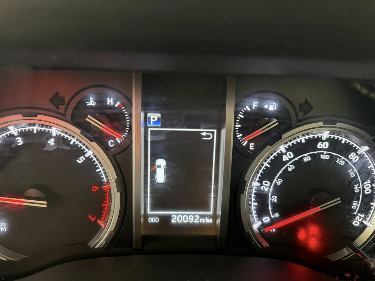 ‏TOYOTA  4RUNNER TRD Off Road
~ تويوتا 4 رنر  
~ لون نيلي 
~ وارد أمريكا  
~ موديل 2022
~ محرك 6 سلندر  / V6 
~ مواصفات  TRD Off Road Prenium
~فول مواصفات 1/1
~فتحة ( سيلايت)
~بصمة 
~ دبل أكسل ( 4*4) ونظام الزحف الخاص ب trd
~ شاشة كبيرة
~   كاميرة خلفية
~ كشن  جلد كهربائي وتدفئة مقاعد امامية 
~ 4 كامرات
~ داخل اسود 
~ رادار امامي و جانبية 
~تحديد سرعة 
~نظام ECO
~ حجم تايرات١٧ ويل بيلادي 
~ (  5 ) خمسة راكب 
~ ماشي 20 الف ميل 
~ سيارة بدون صبغ 
~ بيها بارد بالجاملغ والبنيد 
~ ايرباك سترن وبردة 
~سيارة رقم بغداد  
~صورة حادث موجودة 
~ مكان السيارة بغداد السيديه 
للاتصال. ***********
