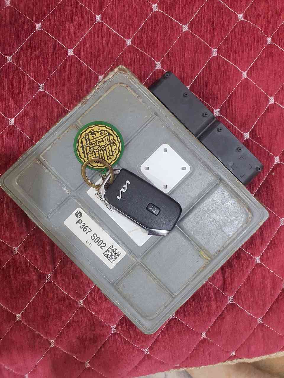 اغراض كيا سورنتو  2022 SX للبيع
بيش حصلت بالسوك اني ابيع ارخص راسلني وبيك خير ودلل
شواصي 
عقل محرك مع البصمة مالته 
رادار امامي 
رادار جانبي يمين 
رادار جانبي يسار 
مروحة عنكبوت
راديترات 
راديتر هواء كولر 
دشبول كامل مع الدكتات التبريد
بطاين بوب اربعة 
صالنصة كاملة مع حجر البيئة
ويالة مع الحساسات كاملة بيهن شخوط 
عنبار  دبه ماء  قبق بانزين كامل 
براد كير + براد دهن  
خراطيم  مال المحرك كامل 
دكشن بارد 
كمبريسر + مروحة  منضومة تبريد كاملة 
قاعدة باتري 
باب خلفي جنطة + ضفيرة + كامرة 
دعامية خلفية كاملة مقفلة 
فريم ممة الامامية + فجوج +فلنجات + حدادية 
فريم ممة خلفية + فجوج +فلنجات + حدادية 
فور ويل 
مشط استيرن كامل 
فرشة داخلية الارضية تحت الكشنات 
بوري بانزين الضاغط والراجع 
مبخرة كاملة 
بك لايت جهة الايمن 
مكينه اسبير مع اسبير
بلكات + نوزلات + مسطرات 
تنته سقف + شمسيات 
قبق محرك 
جلد كشنات + اسفنج الكشن كامل 
اي قطعه تعجبك دزها الية واني خادم ماقصر وياك 
واذا تاخذهن شلع اتساهل وياك وبعيوني 
للاستفسار  يوجد واتساب 
*********** 
***********
