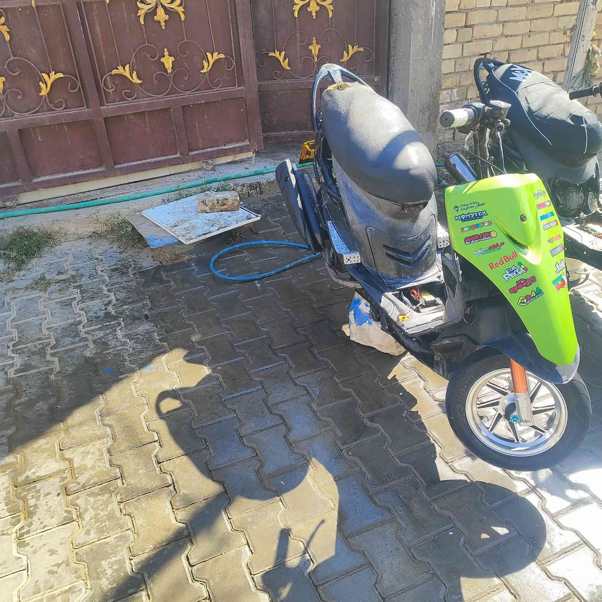 السلام عليكم دراجه ماكس عدله للبيع ماكينه خير من يوم الله شلعوا معدل هذه مكان بغداد الشعله 400 وبيها مجال دراجه حلوه ومرتبه ماكينه ناعمه 55 ماكينتها***********
