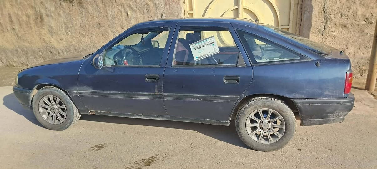 فكترا لليبع جنطه حلوه
الحجم. 18 مكينه شرط كير شرط
طخم تاير جديد 
شرط التحويل سياره جاهزه رقم الماني 
***********
