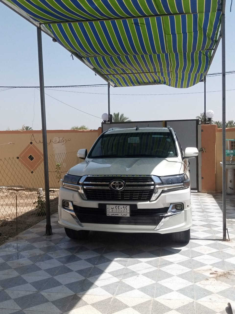 السلام عليكم
للبيع لاندكروز 2008محدثه2021بل كامل 

صبغ عام سياره احلى من صور جاهزه من كلشي 

رقم بصرة 

سعر215بيهه مجال

***********

