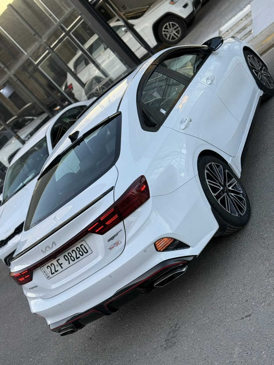 🚗 للبيع: كيا فورتي GT موديل 2022  بلاش 157$🔥
📍 مكان السيارة :  موصل مدينه المعارض الجديده 
معرض الركن الذهبي 
📞 للتواصل: واتس اب    ***********
                                              *********** 
🛠️ المحرك: 4 سلندر 1600 توربو 🚀🚀
السعر بلاااااااش💥🔥😳157$🔥
⚙️ المواصفات: 1/1 فووول الفوووول 
• بصمه تشغيل 
• سلايت 
• كشنات حار وبارد 
• شاشة كبيرة وكاميرا
• CarPlay و android
• تحكمات ستيرن
• أوتو ستوب
• قيادة ذاتية
• تحديد سرعة وتحديد مسار
• رادارات أمامية وجانبية وخلفية
• مثبت سرعة
• مانع انزلاق
• 3 انضمة قيادة

⚠️ أضرار السيارة: 
• بدووون صبغ 
• بجم كبس 
بدووون دواخل 
بدووون ايربك 
اقل الشبر تعديل يم السلايت 

📌 تفاصيل إضافية:
• السيارة رقم اربيل شرط التحويل 
• لون السيارة ابيض🤍
• الكير والمحرك بحالة ممتازة – شرط الفحص
• صدر وخلف "بلادي"
• الرادار وحجر البيئة والكزوز  كلها أصلية
• السيارة بحالة ممتازة وبدون مصاريف
السعر 157$🔥
