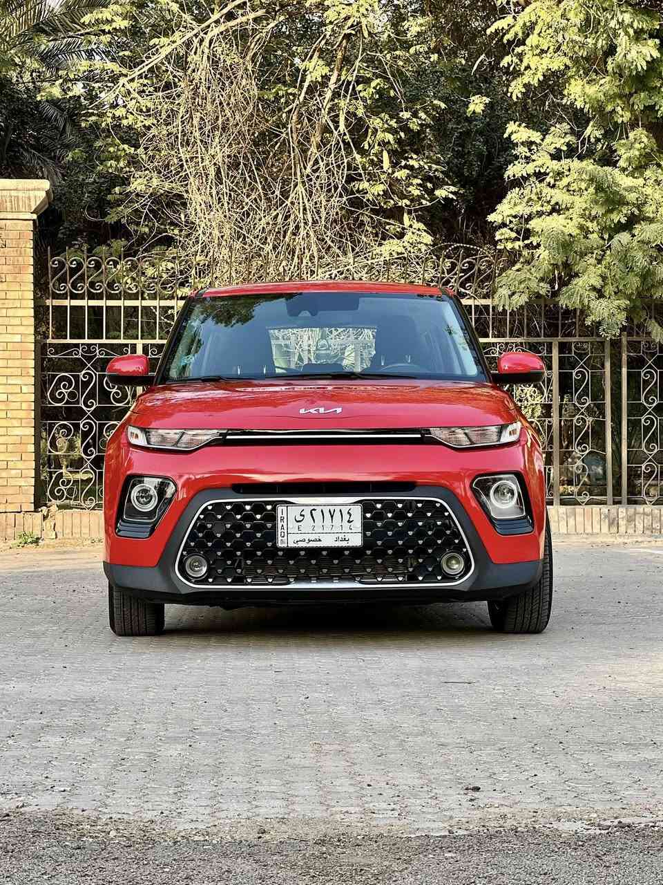 يالله.. 
عندي. كيا. صول. موديل 22 وارد . امريكي  لون احمر ❤️رقم بغداد باسمي. تحويل مباشر   السياره بدون. قطره صبغ. حادثها  تكحيل بسيط. بالبنيد  فقط. باقي سياره. كفاله. عامه .. محرك 2000 دوش  ماشيه 26. الف. كيلو. متر. يعني. بعده.  بحالة الزيرو  السياره. موصفات. شاشه وكاميرا وتدفئة بالكشنات. وشاحن وايرلس  رادارات 360 درجه. ويل. كب  وتحكمات 4. جهات. واشاير بالمري السياره.   حلوه. وجديدة.  مكان. السيارة بغداد. بالمنصور. الي يحب. يتصل
***********
***********

