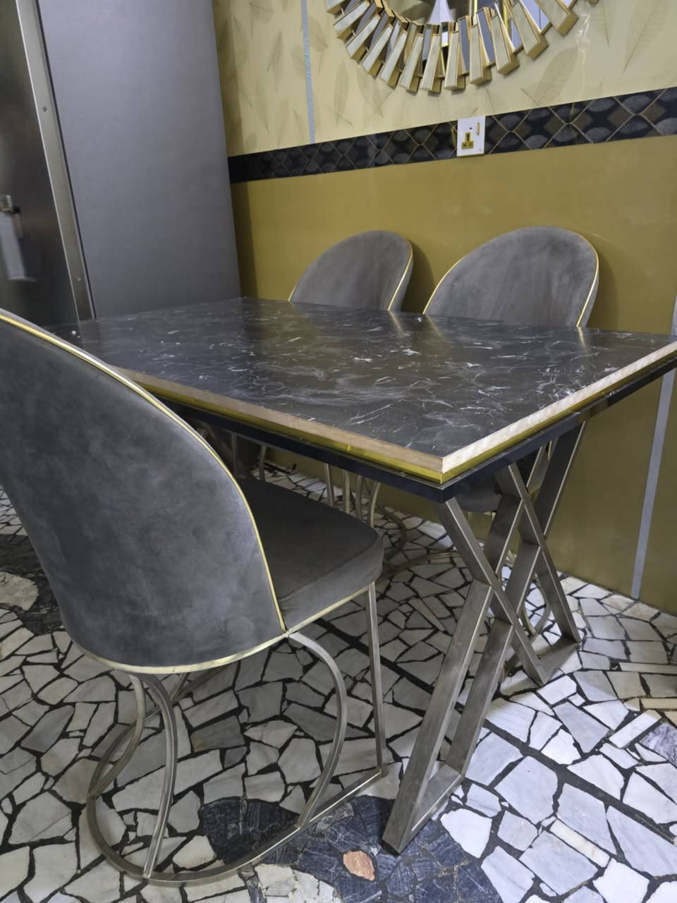 اغراض منزلية للبيع الشراي يتفضل خاص والعنده اغراض ابيعهن وبنسبه  يتفضل خاص داخل الحله فقط


**إذا كنت صاحب هذا الإعلان وتريد حذفه لأي سبب، رجاءا أرسل رسالة إلى الدعم الفني**