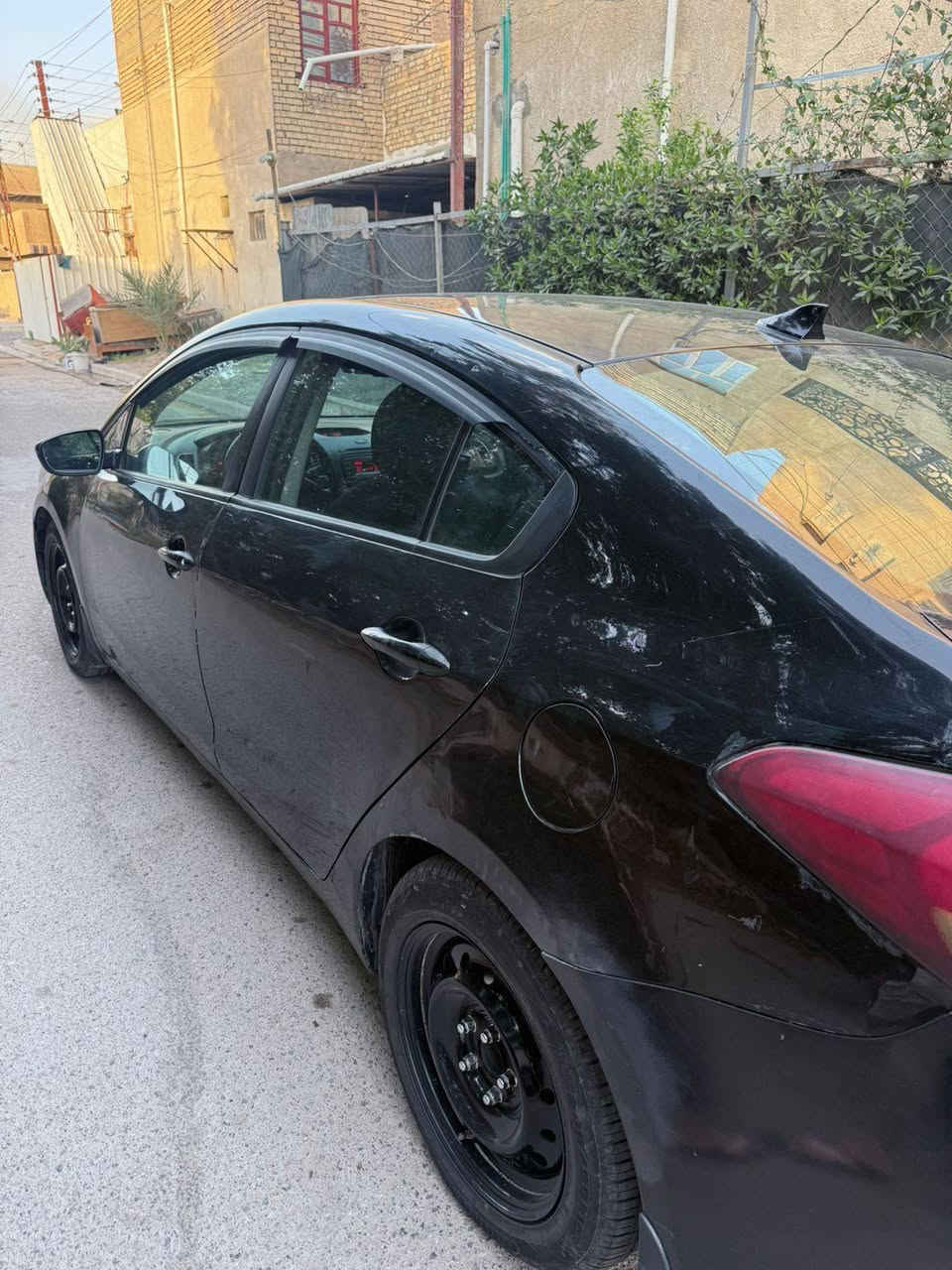 كيا فورتي 2017 بيها صبغ قطعه وحده و3 قطع تبديل نفس الون جاهزه مكينه وكير وتبريد وتخم تاير 
عنواني بغداد حي العامل 
السعر 105 وبيها مجال  
*********** بغداد, العراق
