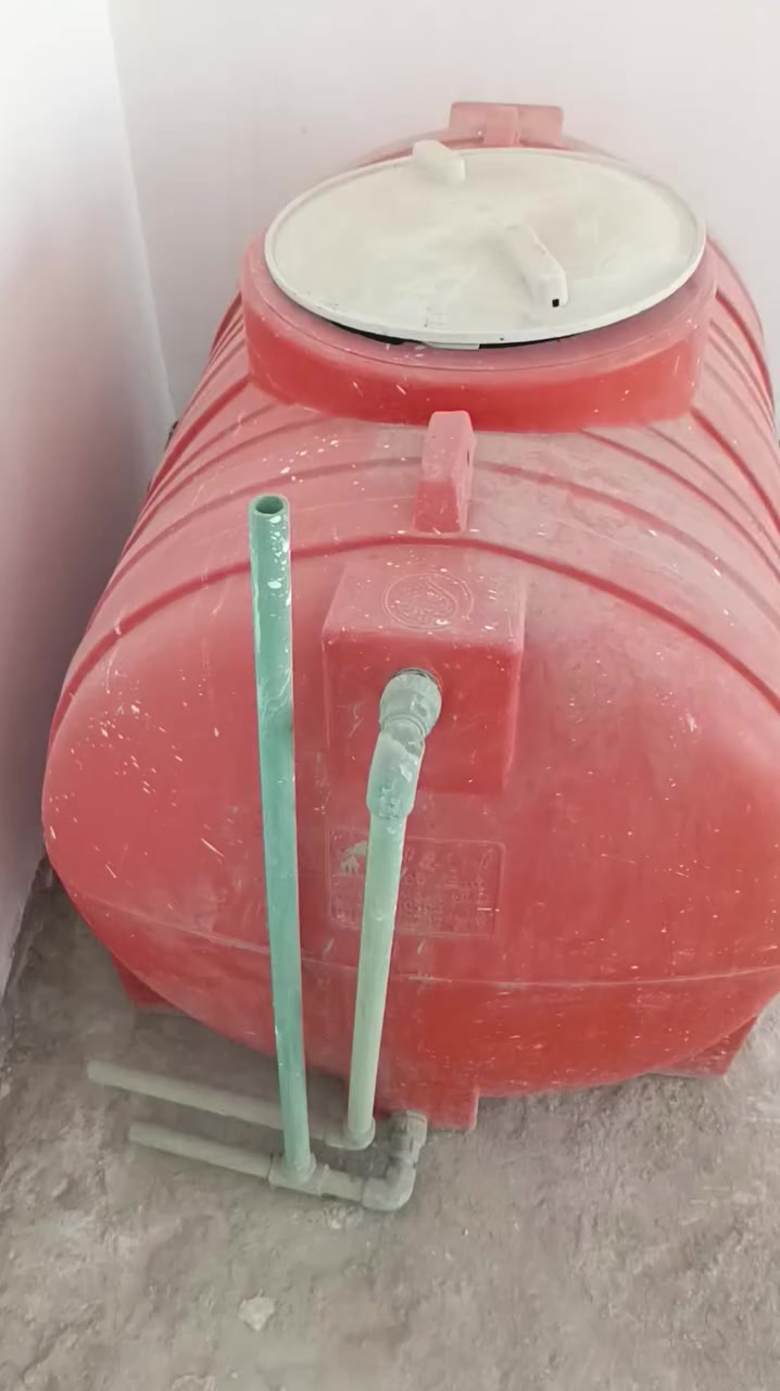 متاح تنكي ماء نظيف جدا
‏‪***********‬‏
