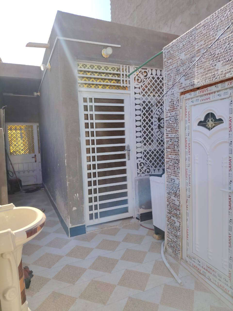 بيت للبيع مساحه 100متر
ورة ملعب شارع الاول
غرفة

هول 

مطبخ

براني 

حمامات 

كامل من كلشي 

بيت عكاده 

بناء طابوك 

بناء سنه 2025

تصال على رقم 

***********

***********

واتساب
