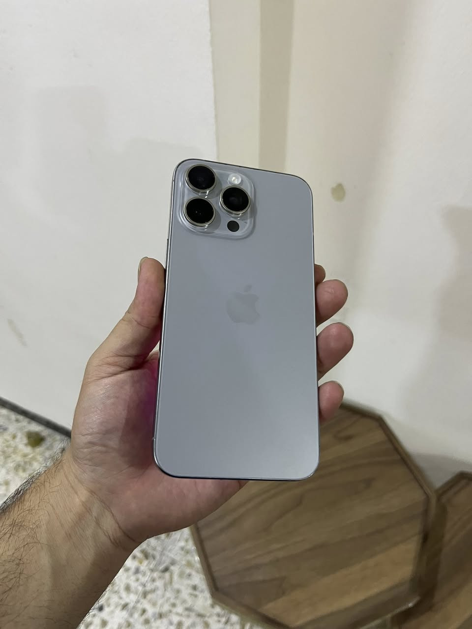15 برو ماكس شرق اوسط ماستر
مكفول ماعده الضهر مبدل للامانه 

ذاكره 512 بطاريه 86 

مكفول وكلشي شغال سعره مناسب 

جهاز فيس ايدي شغال وكامل 

فقط اكو رساله بان اكوً مشكله بلفيس ايدي بس شغال 

اثر تحديث طبيعي ومكفول الجهاز 

سعر 840 من الاخير قفل 

***********
