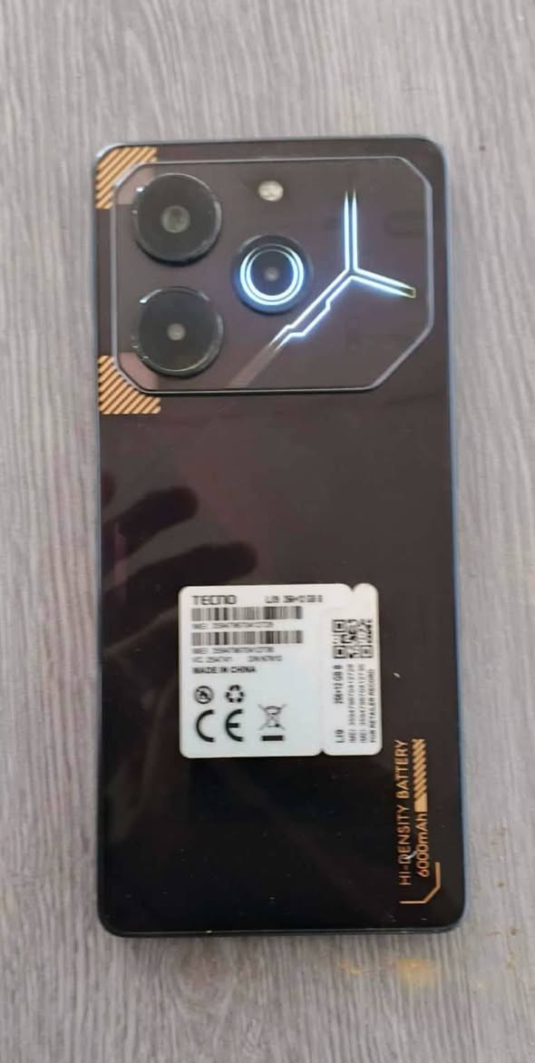 TECNO POVA 6 Pro5G
المعالج 6080 
RAM 12+6
الذاكره 256
الكامره الخلفية  108 
الاماميه 32 
البطاريه 6000 ملي امب شحن سريع 67 واط 
إصدار أندرويد 15 
الملحقات شاحن اصلي 67 واط 
كرتون كفر شفاف 
السعر 240 الف و بي مجال التواصل عل خاص


**إذا كنت صاحب هذا الإعلان وتريد حذفه لأي سبب، رجاءا أرسل رسالة إلى الدعم الفني**