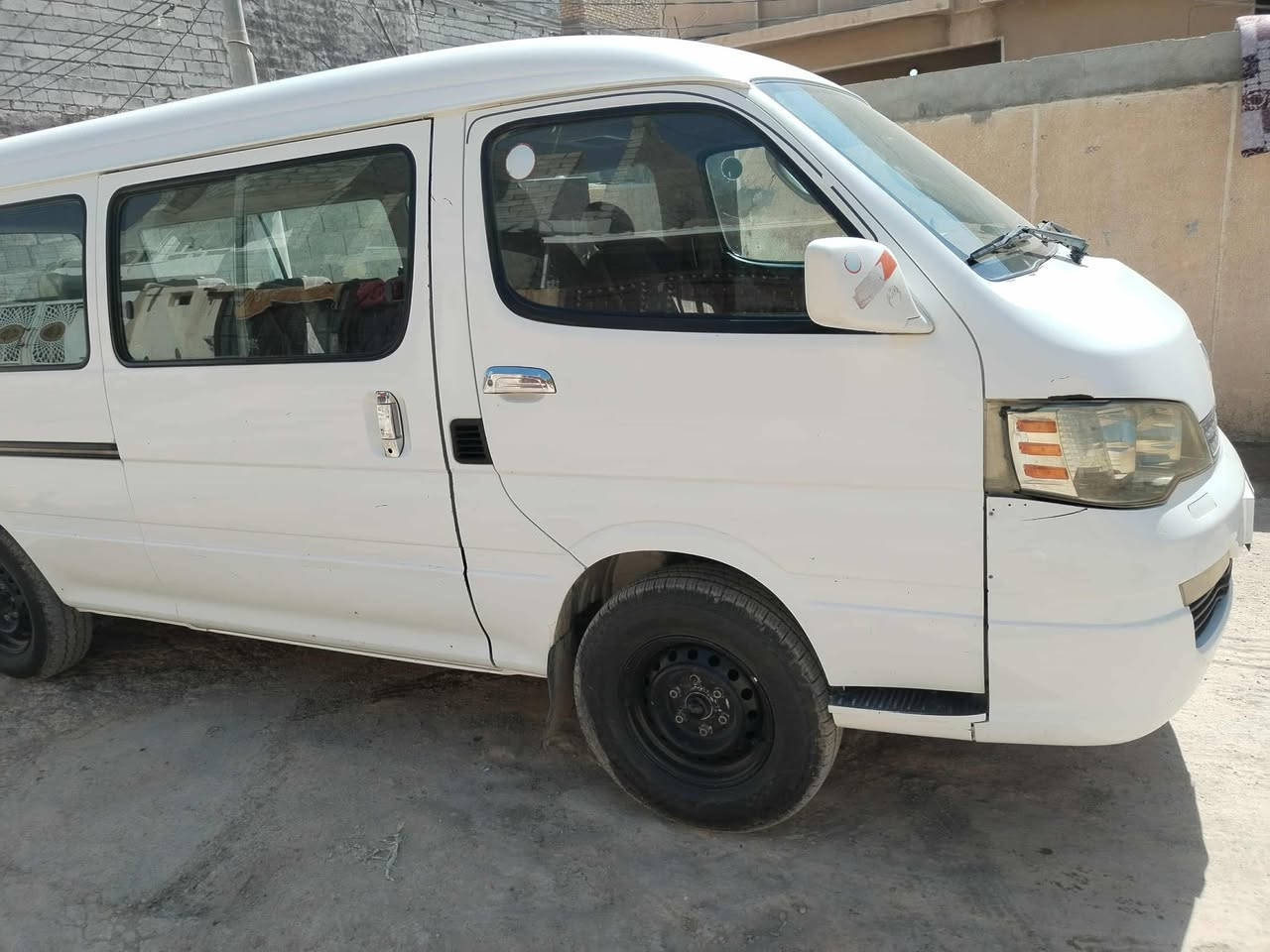 سلام عليكم سياره للبيع     اج وان موديل 2015  بسمي حره مصفره هيه ومرور وضربه تحويل ثاني يوم ***********مكان ديالى بعقوبه
